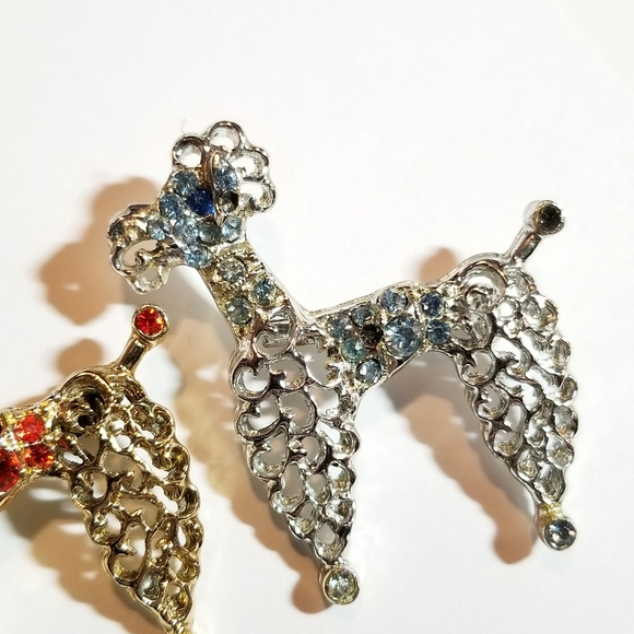 Two vintage poodle pins rhinestone dog brooch - Picture 2 of 7